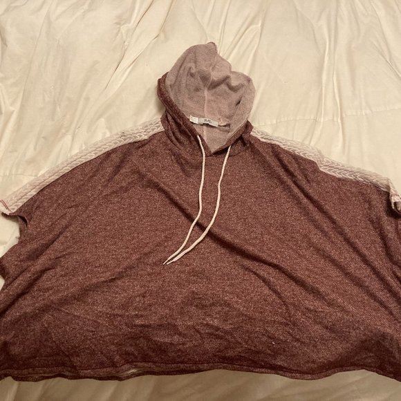 Aztec Design Poncho - Picture 3 of 5